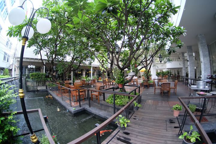 Terrace/Patio 98 of 100