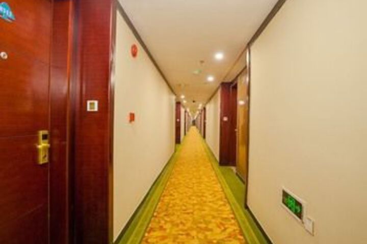 Ballroom/Hall 8 of 13