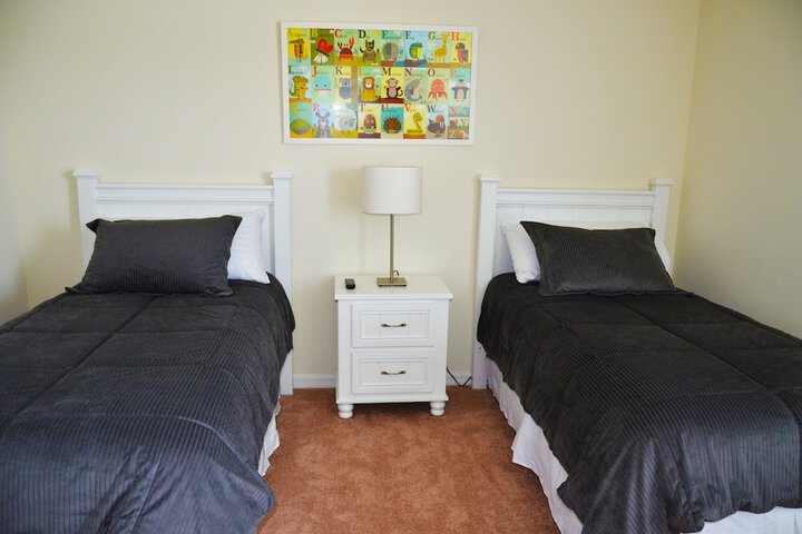Room 32 of 43