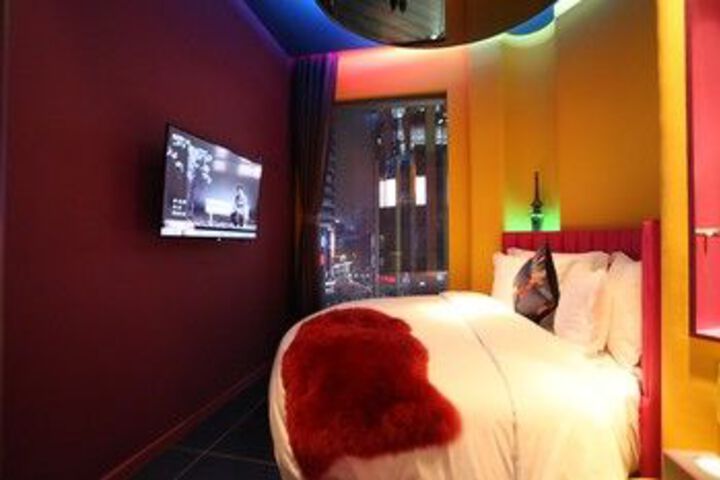 Room 45 of 96