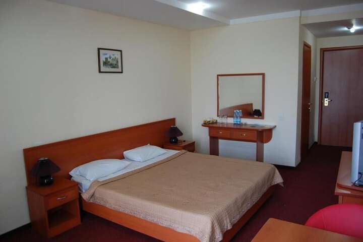 Room 8 of 45