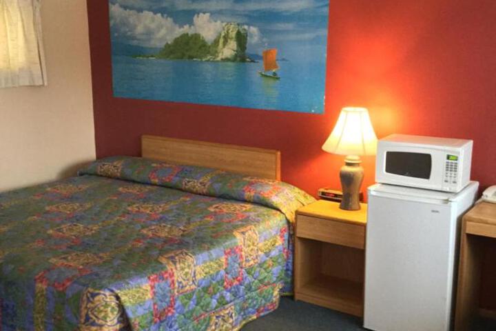 Image of Parkway Motel