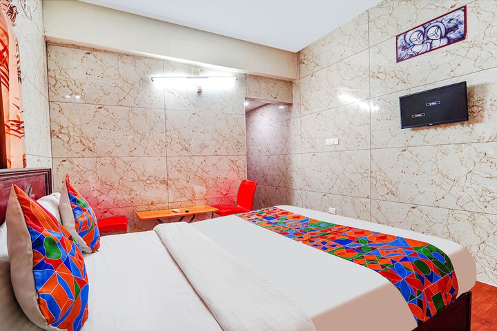 Room 6 of 34