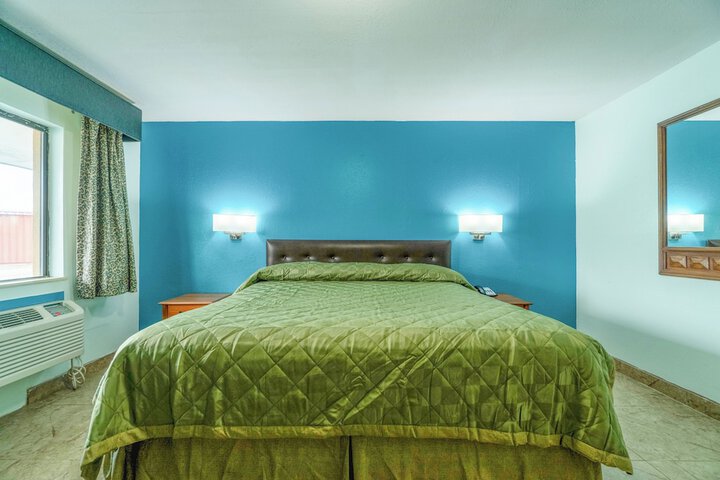 Room 6 of 22