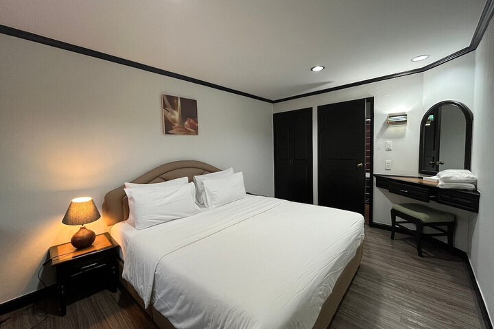 Room 7 of 51