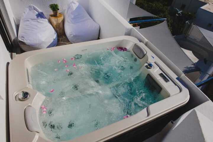 Hot Tub 30 of 47