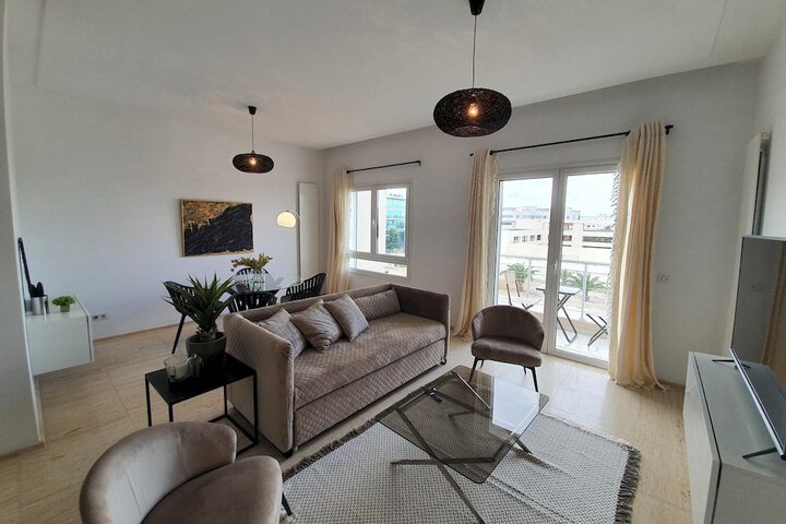 Room 4 of 27