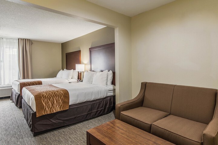 2 Double Beds Suite (11 of 14)