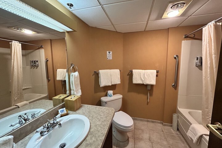 Room 204 of 259