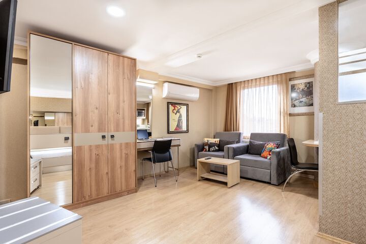 Room 38 of 120