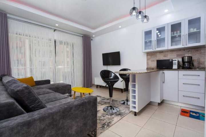 Room 4 of 11
