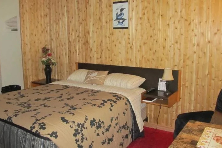 Room 3 of 16