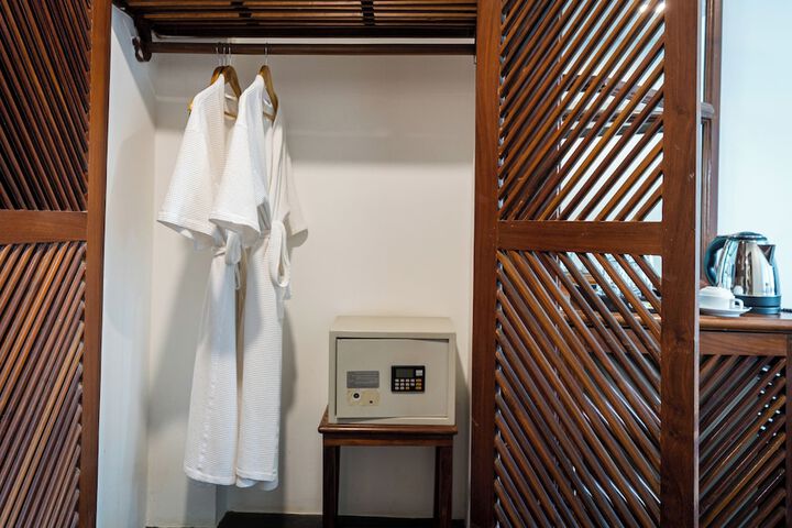 Room 22 of 90