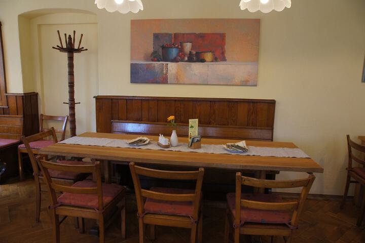 Dining 43 of 52