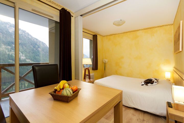 Room 4 of 30