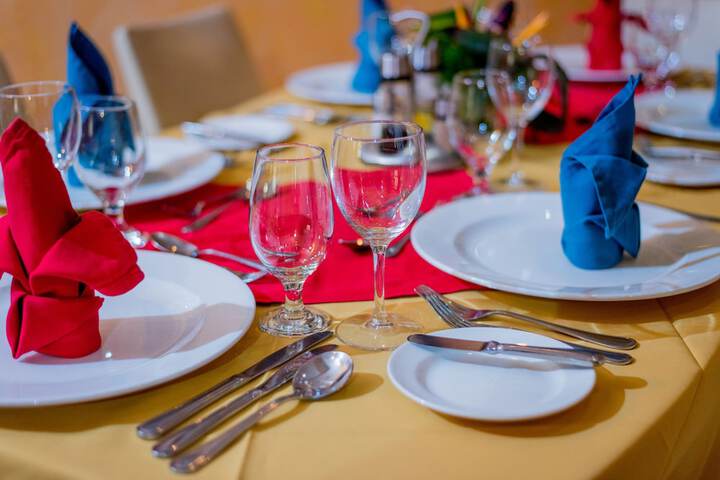 Dining 40 of 66