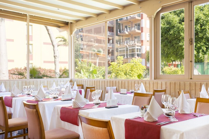 Dining Photos