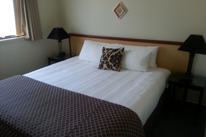 Room 8 of 37