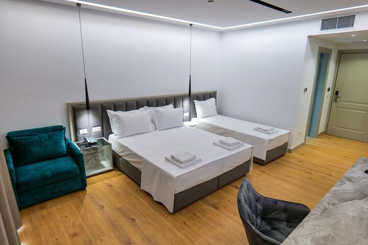 Room 29 of 102