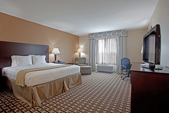 1 King Bed (7 of 20)