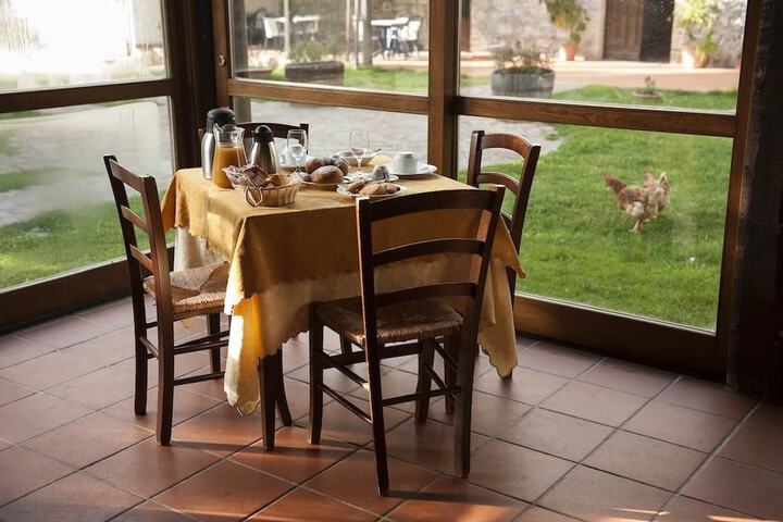 Breakfast area