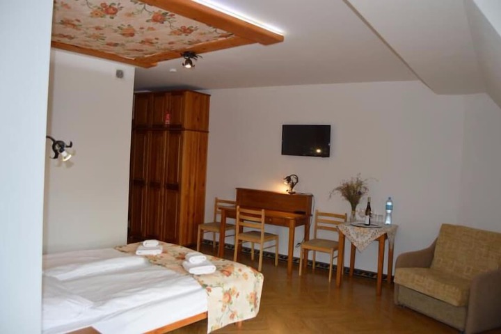 Room 9 of 58