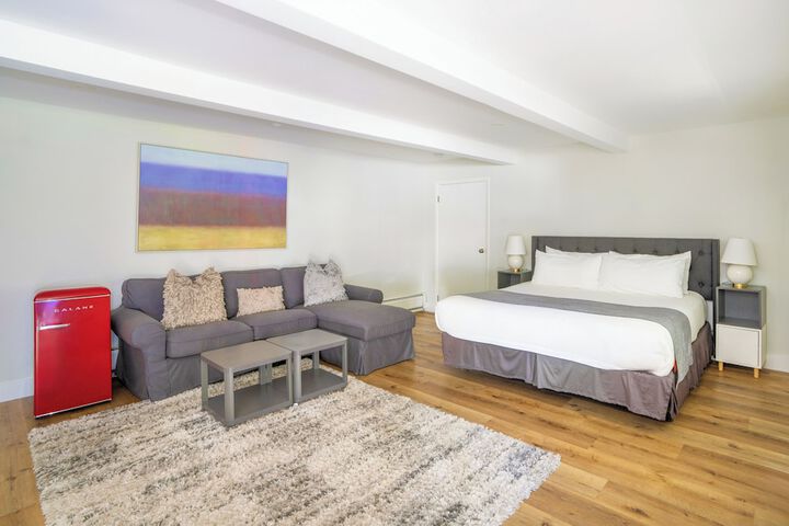 Room 6 of 22