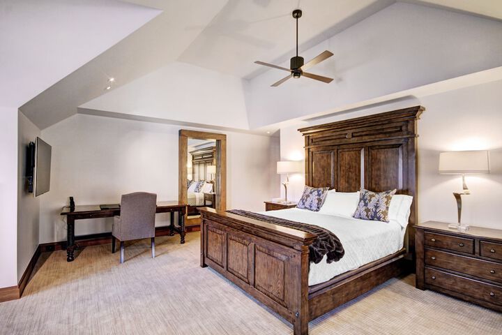 Suite 493 of 547