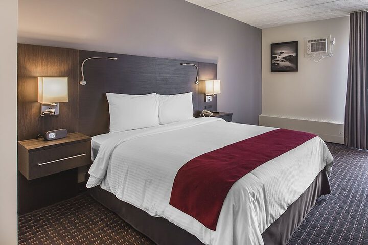 Room 6 of 32