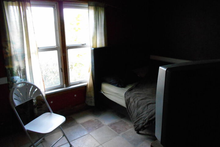 Room 5 of 37