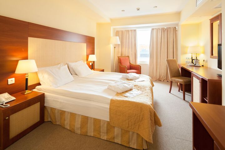 Room 4 of 47