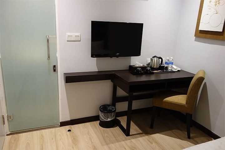 Room 22 of 33