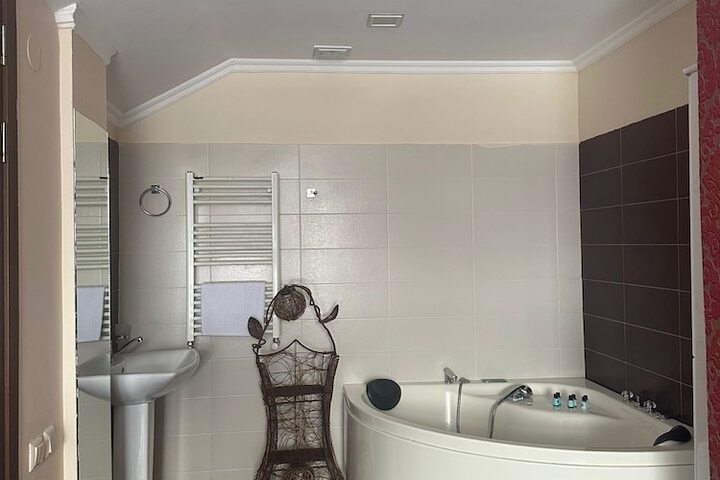 Room 14 of 21
