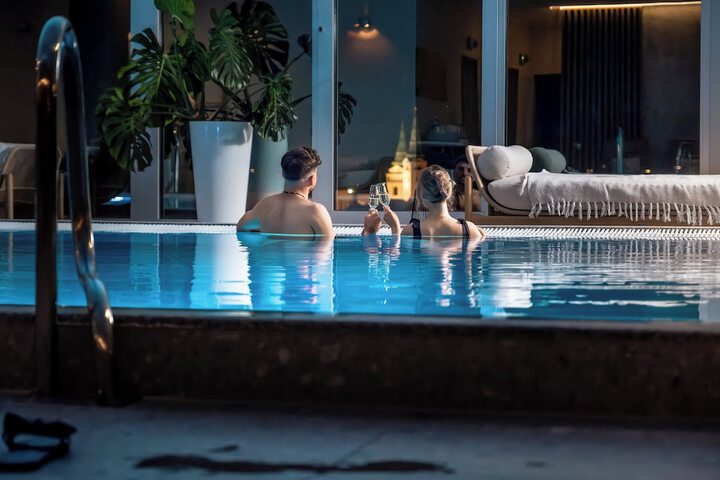Pool 32 of 81