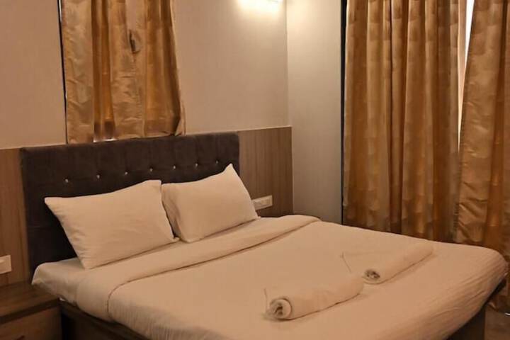Room 3 of 15