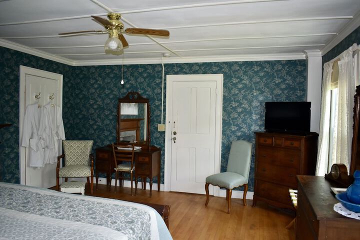 Room 7 of 64