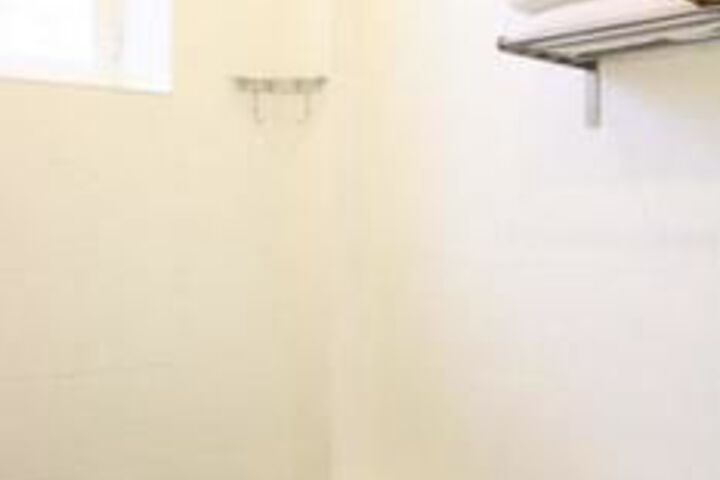 Room 2 of 16