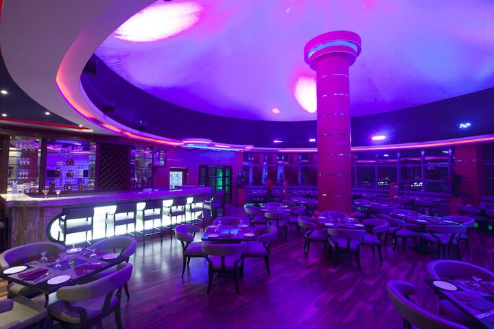 Lounge 62 of 82