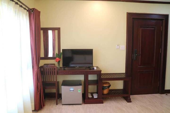 Room 10 of 34