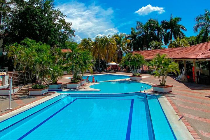 Pool 21 of 59