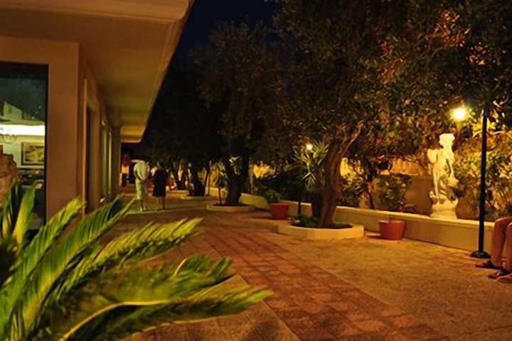 Property Grounds 23 of 52