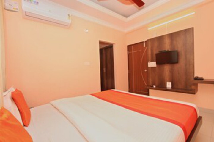 Room 15 of 21