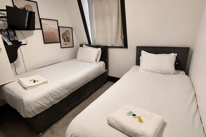 Room 18 of 27