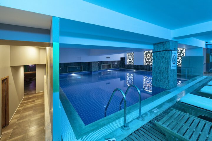 Pools & Facilities