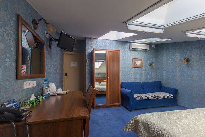 Room 5 of 66