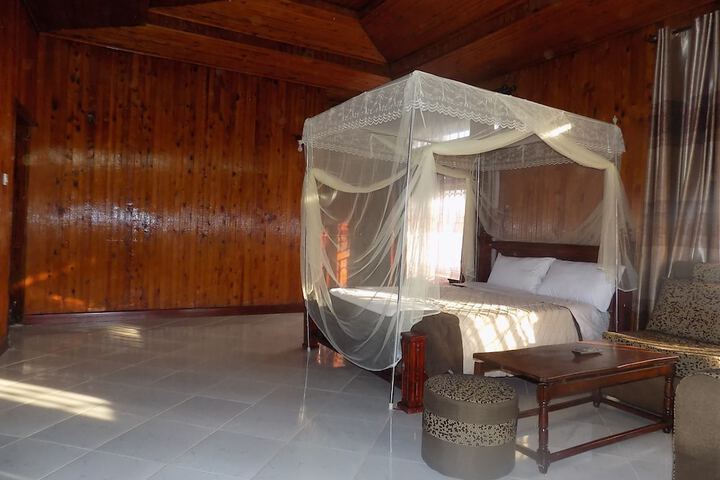 Room 6 of 23