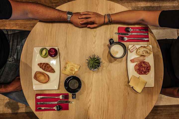 Dining 60 of 92