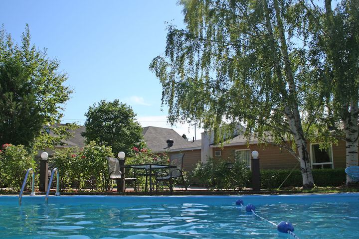 Pool 14 of 22