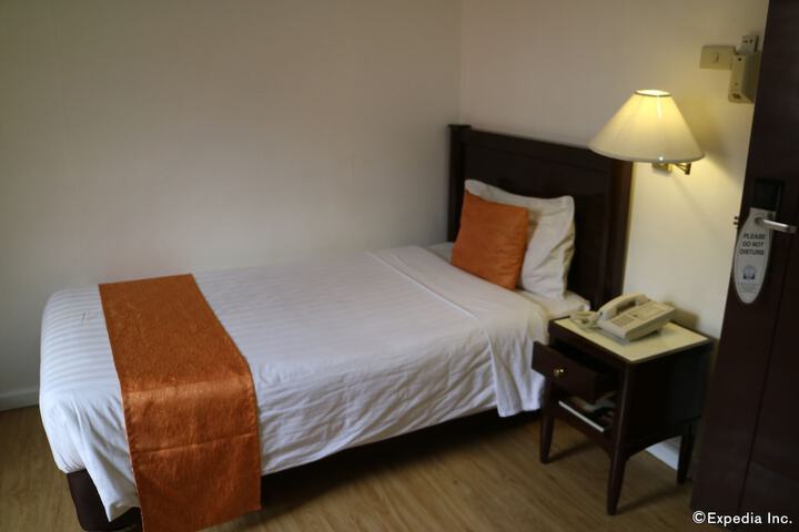 Room 48 of 77