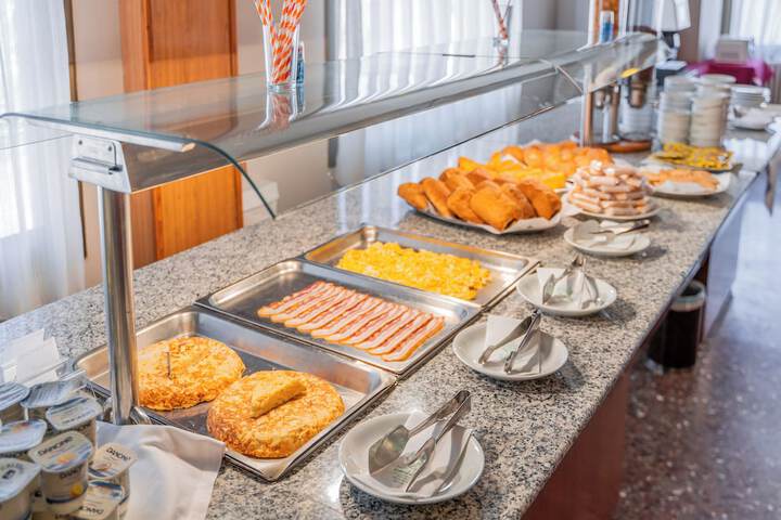 Breakfast buffet